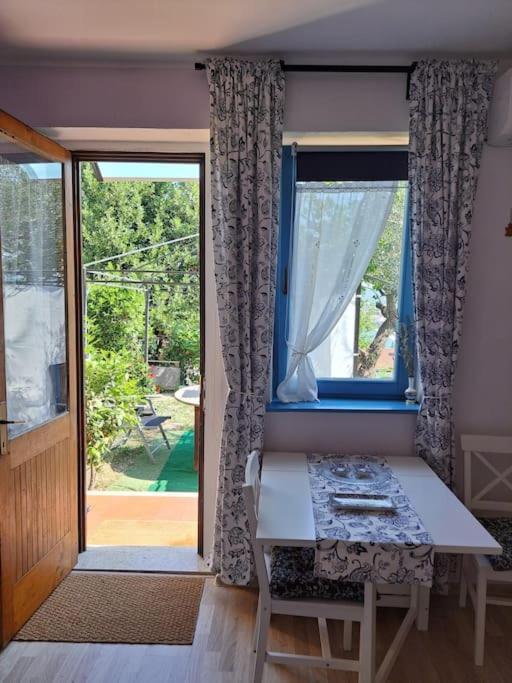 Studio With Garden Near The Sea Koper Eksteriør bilde